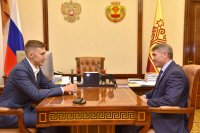 Олег Николаев обсудил с Сергеем Карякиным перспективы развития шахматного спорта в Чувашской Республике Олег Николаев обсудил с Сергеем Карякиным перспективы развития шахматного спорта в Чувашской Республике