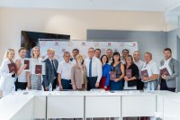 Вручение дипломов о профессиональной переподготовке руководителям физкультурно-спортивных организаций республики