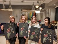 Пользуются красками, но пишут чувствами