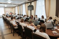 Уполномоченный по правам ребенка в Чувашской Республике Алевтина Федорова встретилась со школьниками из Донбасса в рамках проекта «Университетские смены» Уполномоченный по правам ребенка в Чувашской Республике Алевтина Федорова встретилась со школьниками из Донбасса в рамках проекта «Университетские смены»