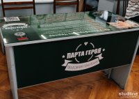 В Год педагога и наставника в Университете Яковлева открыли Парту Героя