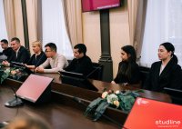 В целях привлечения молодых специалистов В целях привлечения молодых специалистов